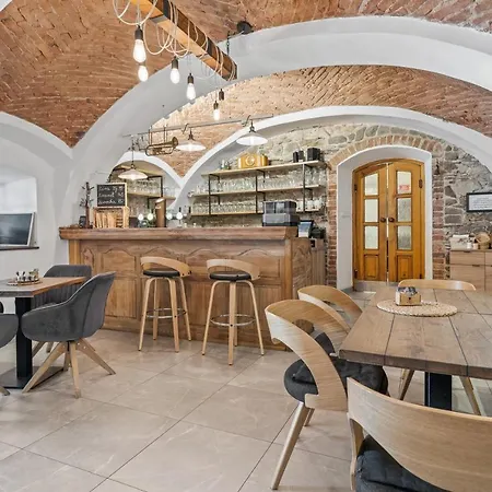 Affittacamere A Restaurace Regina 3*
