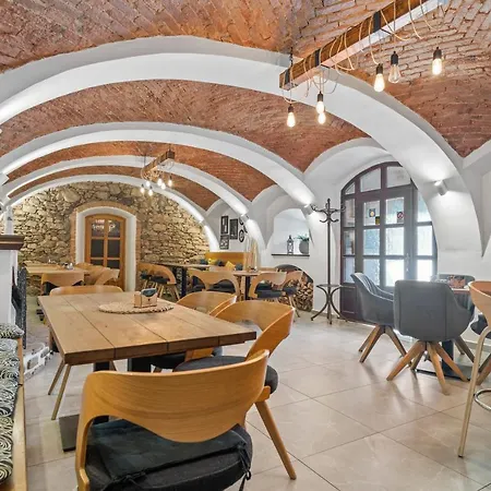 A Restaurace Regina Pensión