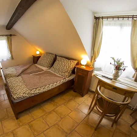 Regina 3*