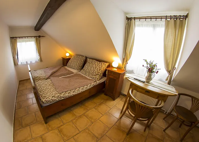 Regina 3*